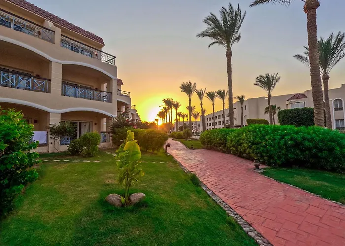 Ivy Cyrene Island Aqua Park (adults Only) Resort 4*